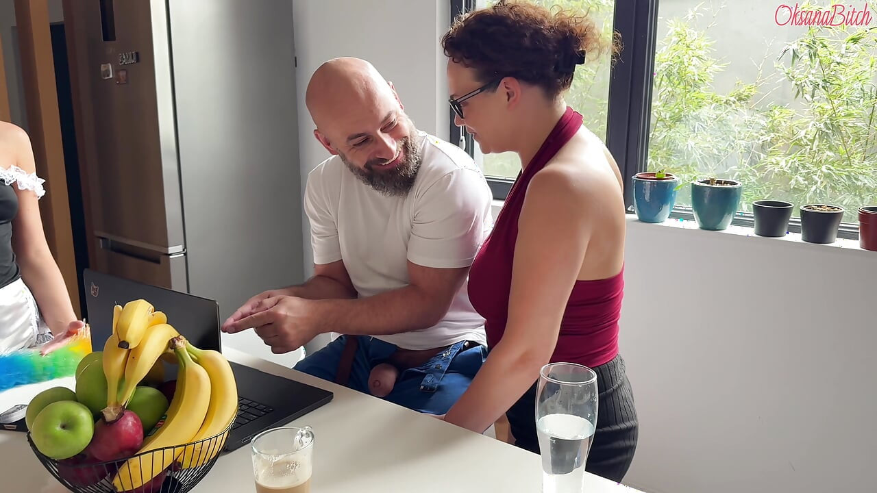 Anal Tøs Liv Lauren & Hot Wife Oksana Katysheva på settet til Hardcore Røv Fucking Trekant med Kæmpe Pik!