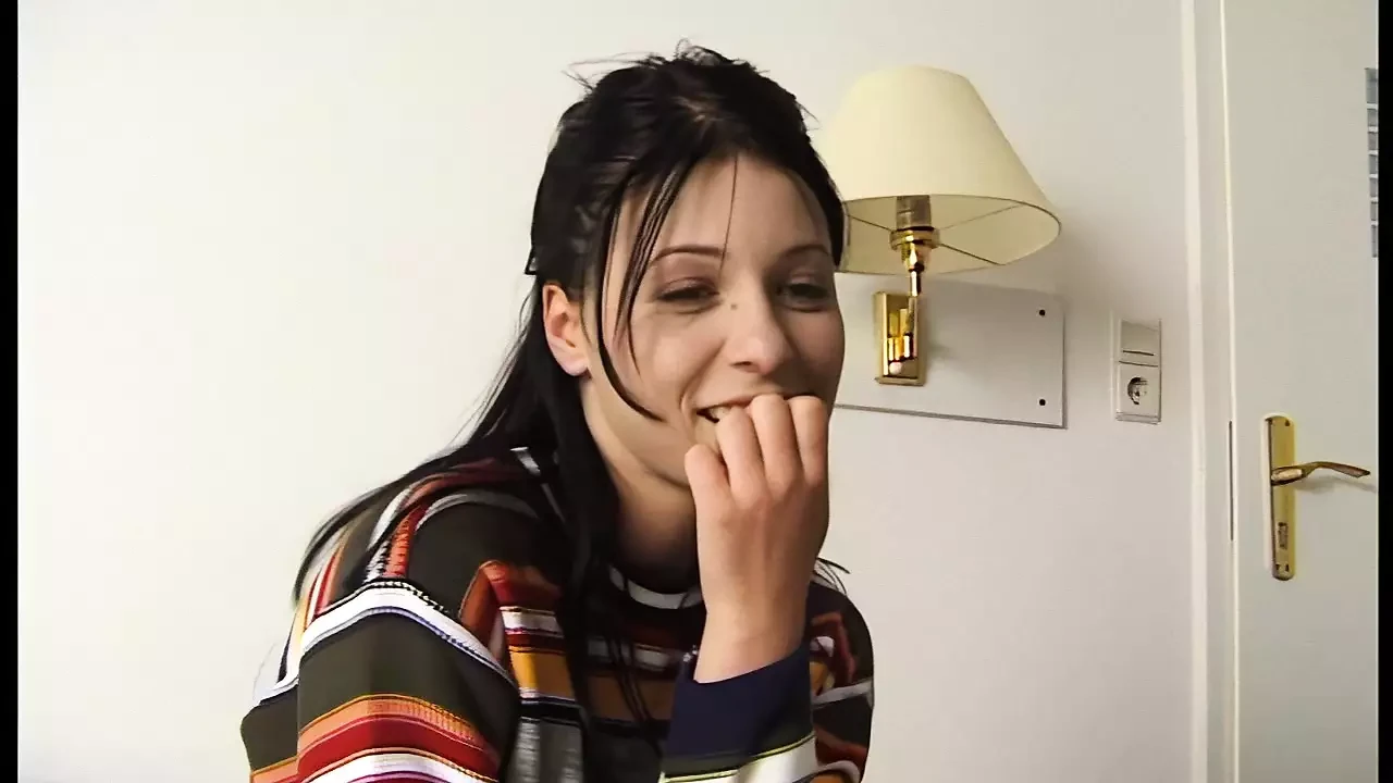Wenn der notgeile Vater die süße Stieftochter benutzt