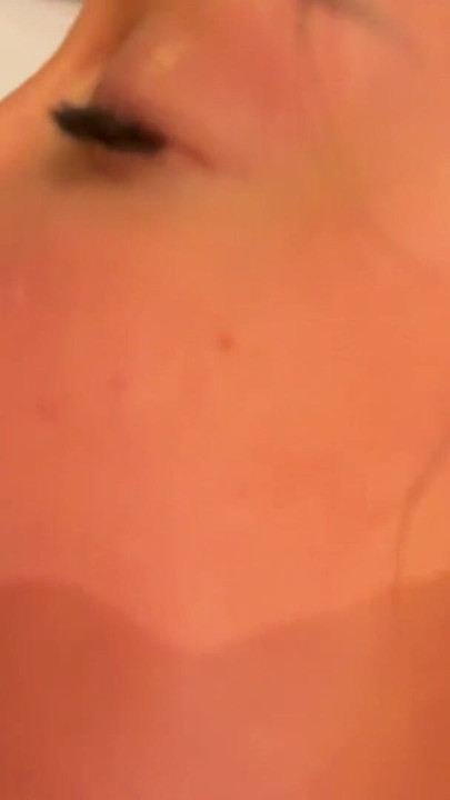 Monika Fox thuis pijpbeurt, reet likken en anale seks na het douchen | Clip 1