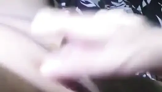 Cewek nakal dominicana lagi asik nyepong dan ngisap kontol