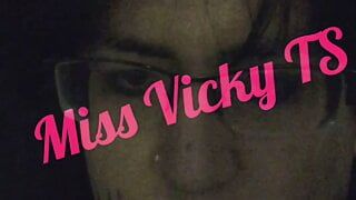 Dirty Miss Vicky Ts escrito en (en alemán)