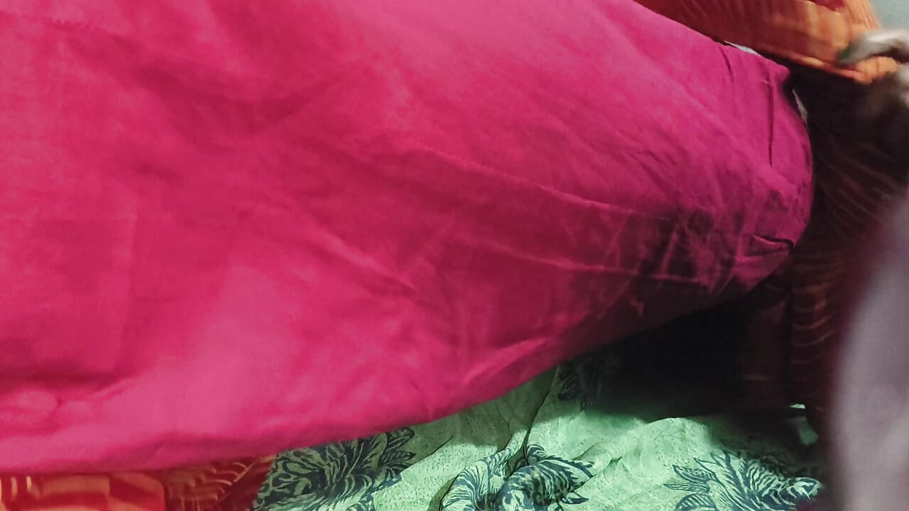 শাড়ি পরা ভারতীয় মহিলা