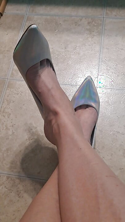Stiletto Shoe Dangling