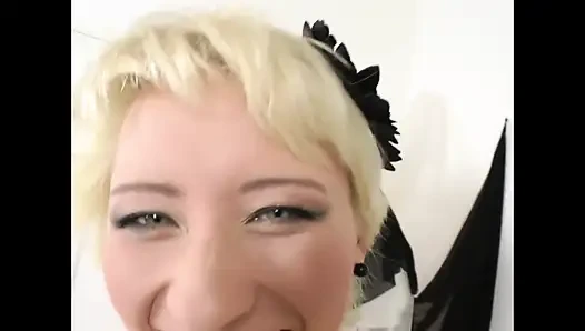 Blowjob ceroboh mengarah ke ngentot pantat tanpa ampun