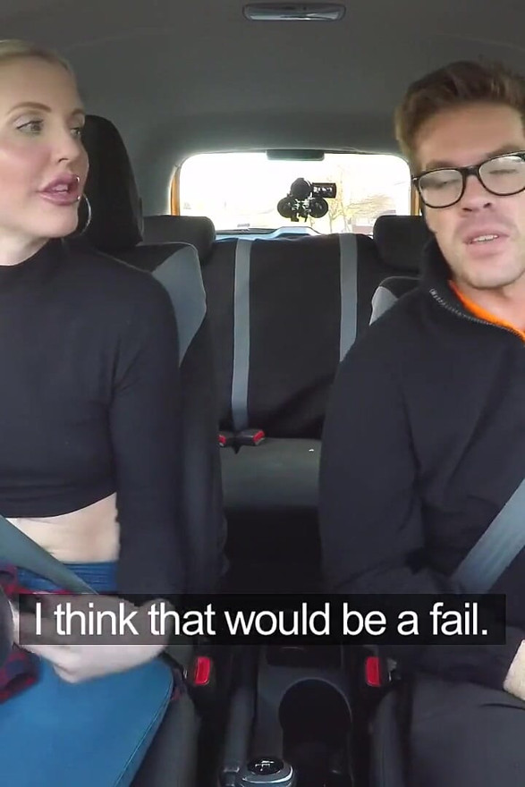 Fake Driving School - safada estudante motorista Lexi Lou faz garganta profunda no instrutor Ryan, recebe foda dura até ela gozar e gozar