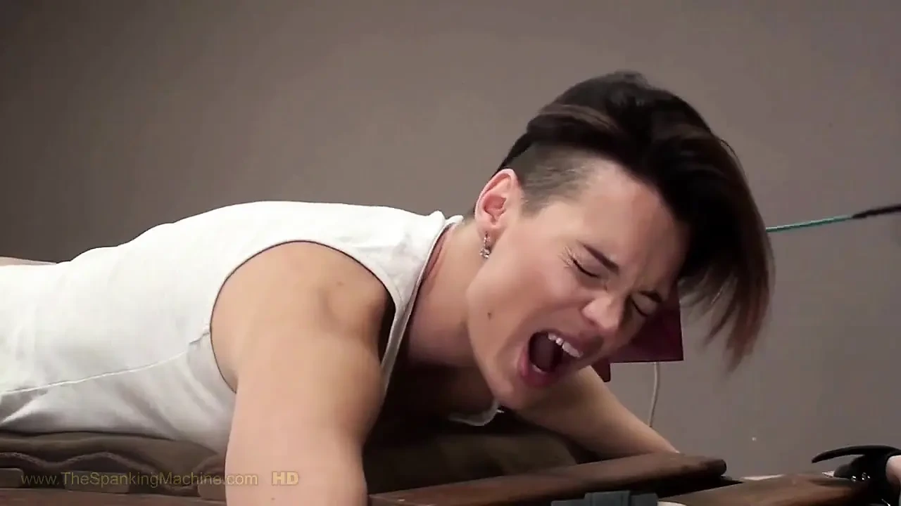 Amber Spanking Machine - Ass Whipping