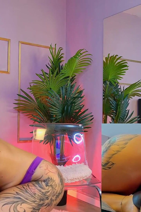 Macocha MILF pieprzyć swoją cipkę za pomocą maszyny do pieprzenia