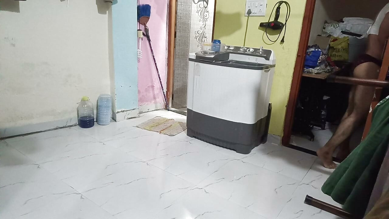 Wife ka blouse pahankar penis ki masaj ki