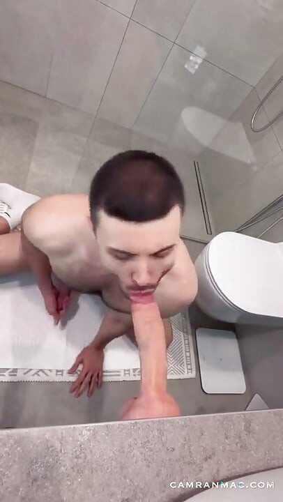 أقدر أمص زبك كده؟