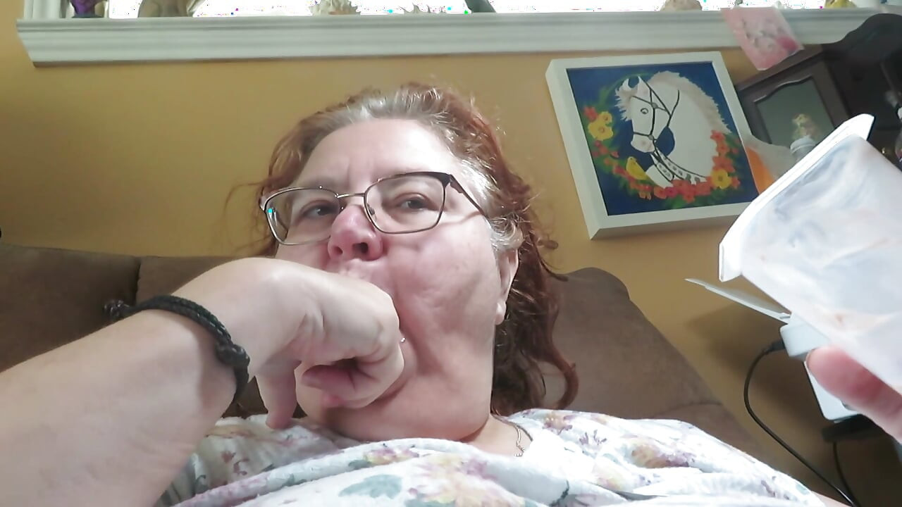 Eatting my pudding cup for you feeders