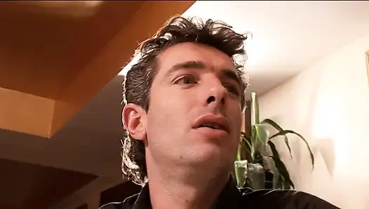 Ateşli sürtük adam tarafından götten sikilirken kız arkadaşı tarafından amını yalatıyor