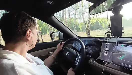 Helen bawa Johnny ke hutan untuk