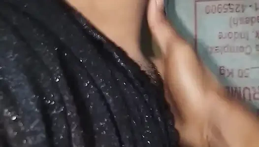 Hausfrau desi bhabhi leckt muschi