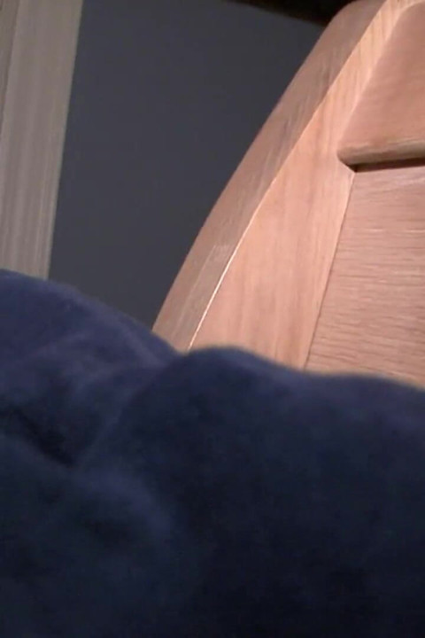 Ev videosu gece geç saatlerde parmakla sikiş fışkırtıyor