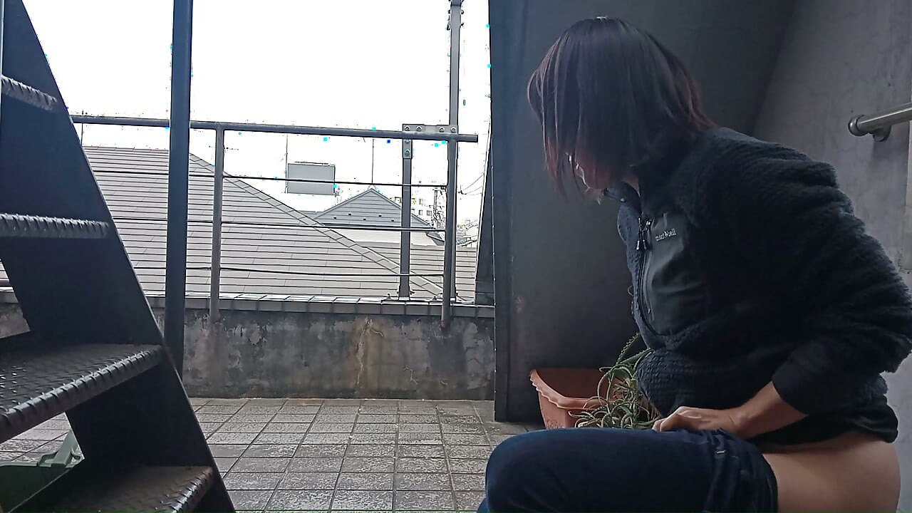 Vídeo Desesperado De Xixi No Japão