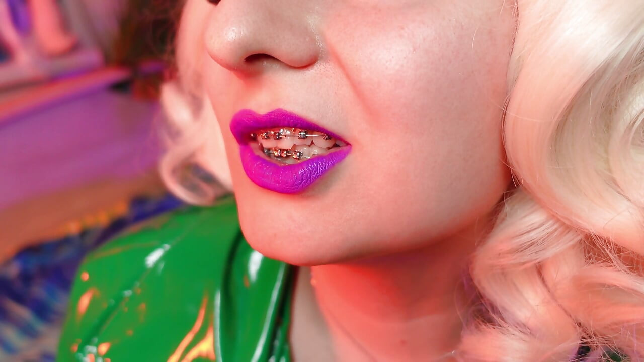 ASMR provoca lentamente con lápiz labial