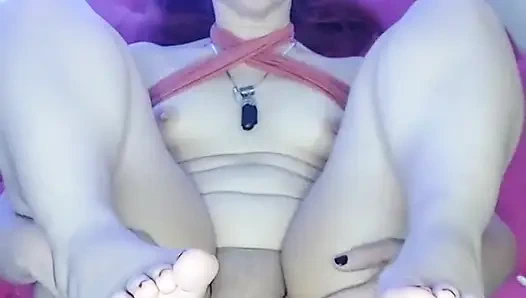 Mein Stiefvater Bringt Mir Bei, Wie Eine Frau Zu Lieben....