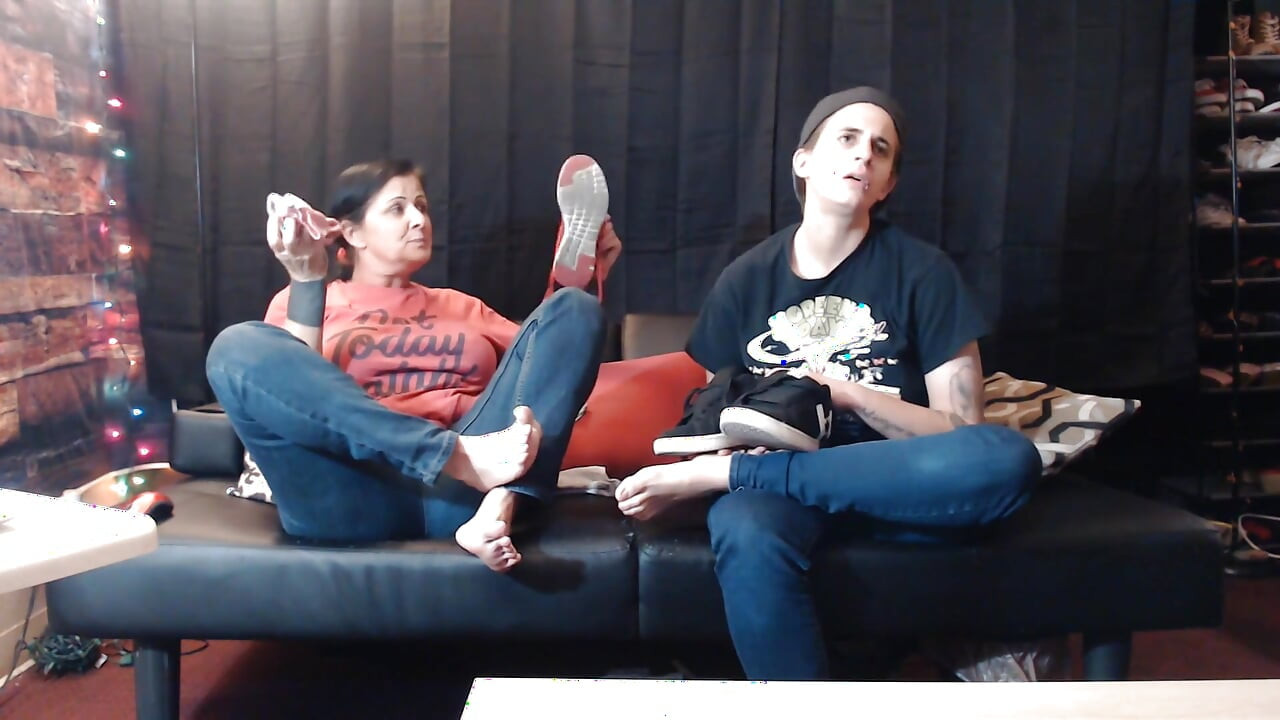 Socks sneakers smelling itching