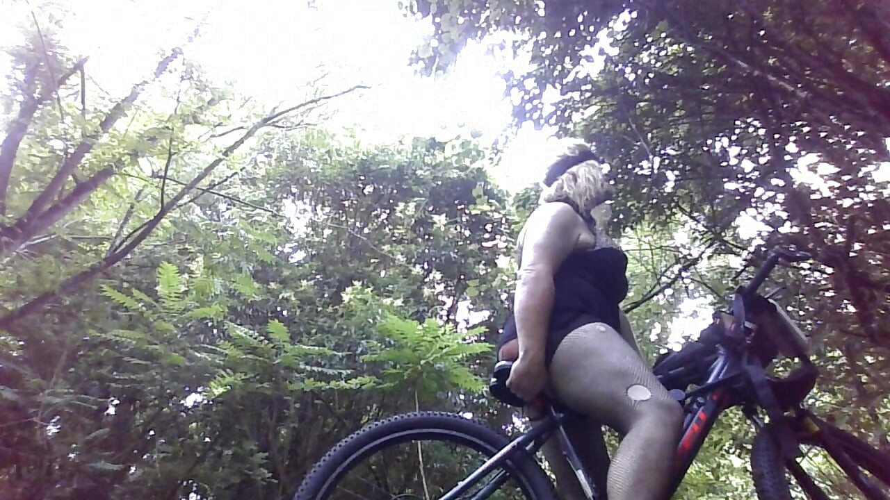 CD Slut Turns Bike Seat Into Sex Toy Outdoor