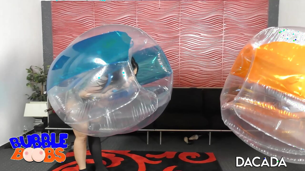 Bubble seins amusant avec DaCada et Ashley Cumstar