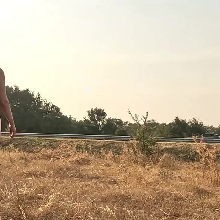 Poniženje robinje Tich - Pokazuje svoju pičku i sise