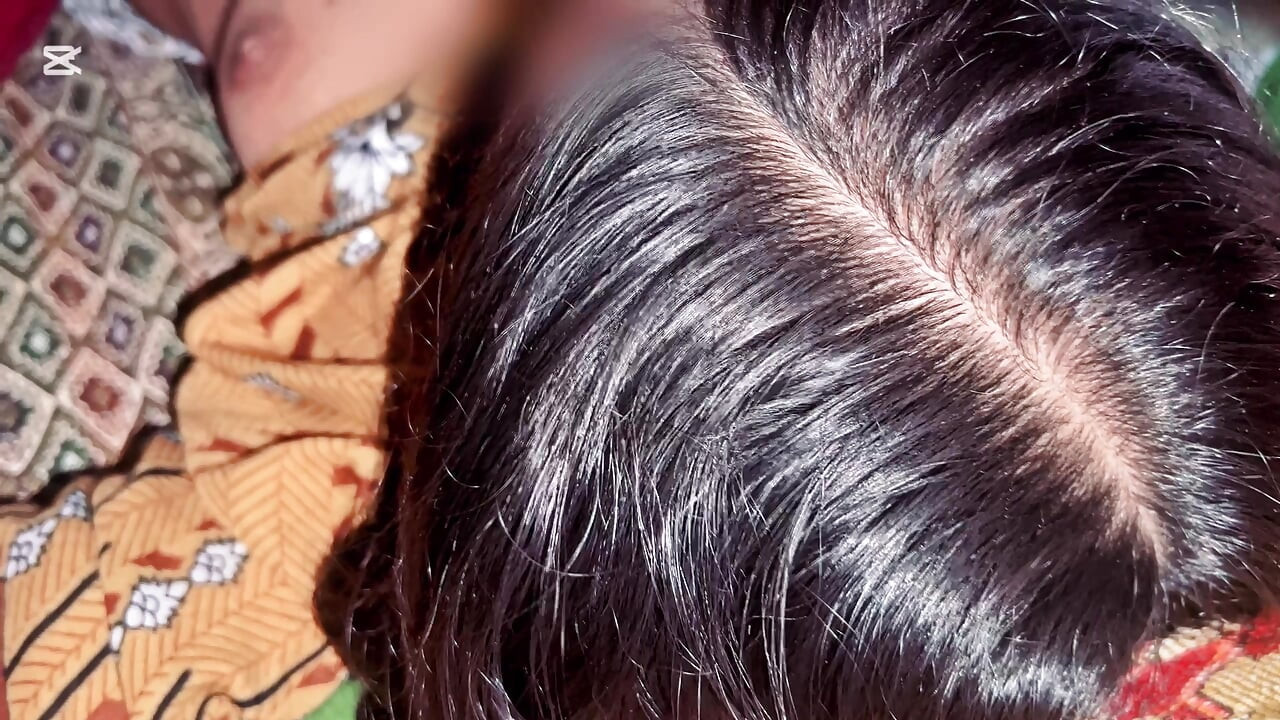 Chị kế xem video khiêu dâm với anh trai kế, gia đình Hồi giáo