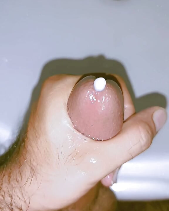 Pakistanlı femboy üzerine güzel sulu yarak tükürme derlemesi