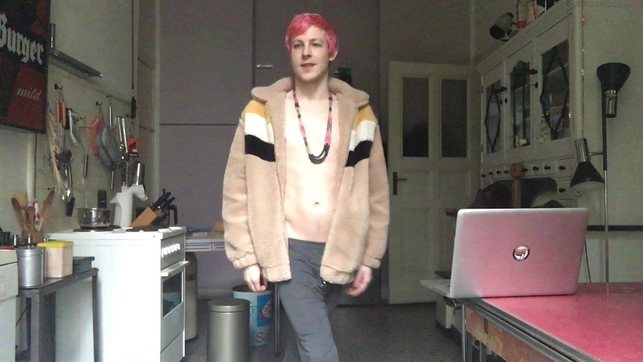TWINK IS ALWAYS HUNGRY FOR RAW COCK