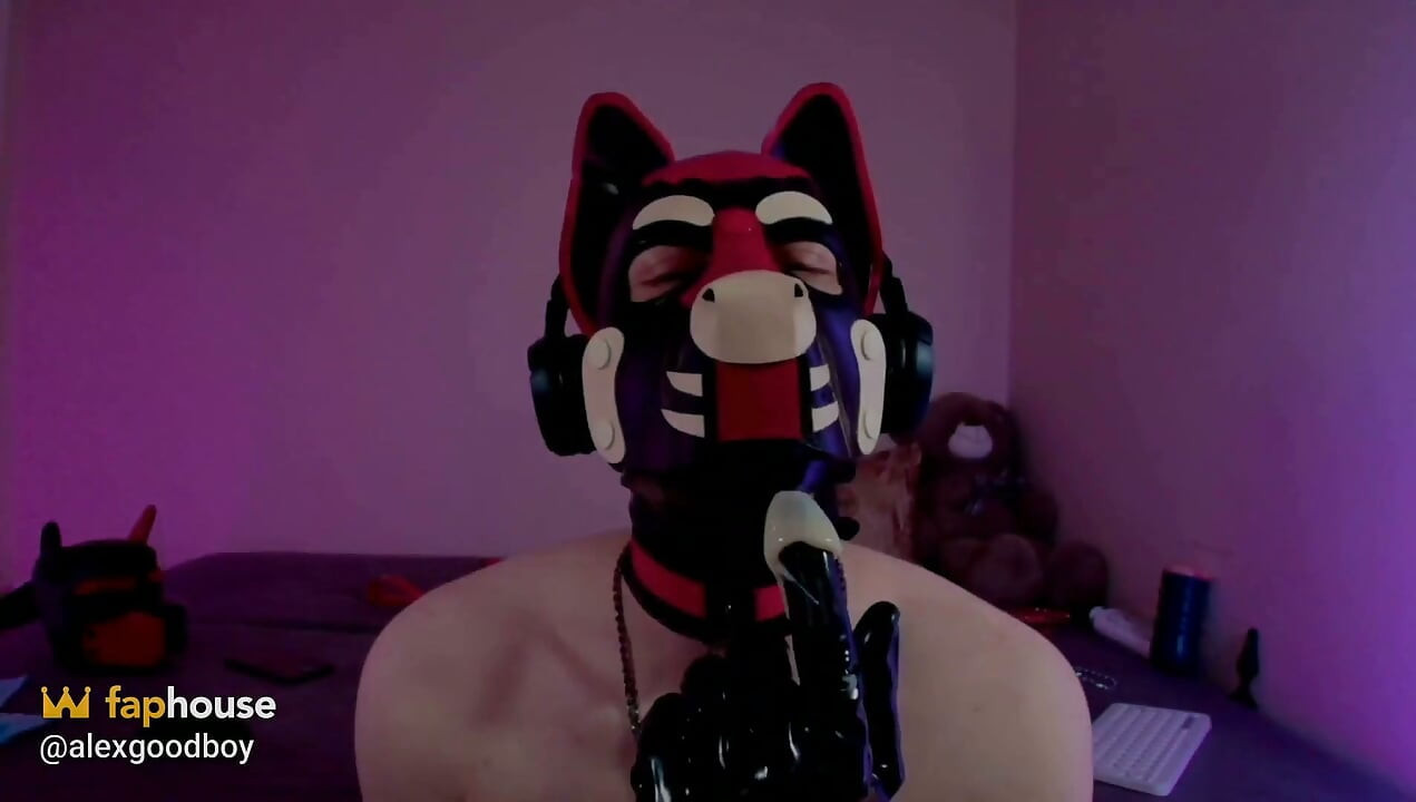 K-9goodboy-s slow latex menggodaku bikin aku sange