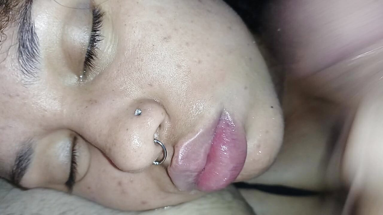DELICIOSA CREAMPIE EN LA PRECIOSA CARA DE ESTA ZORRA CODICIOSA