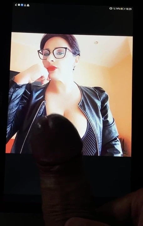 Simona cum tribute