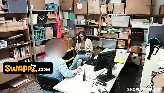 Shoplifting Stepdaughter Peyton Robbie And Her Mom Sheena Work Out A Deal With The Officer