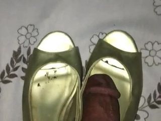 Sandal seksi matang Arab dikongkek