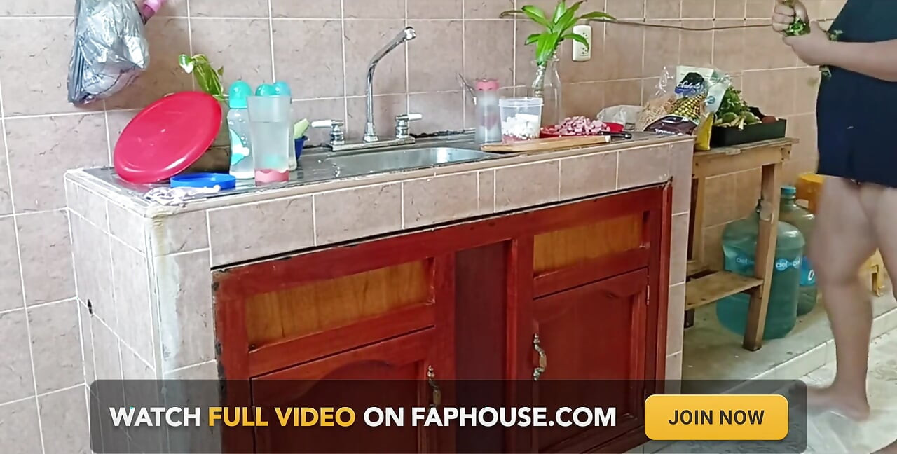 Chubby Stepmother Washes and Cleans the Kitchen