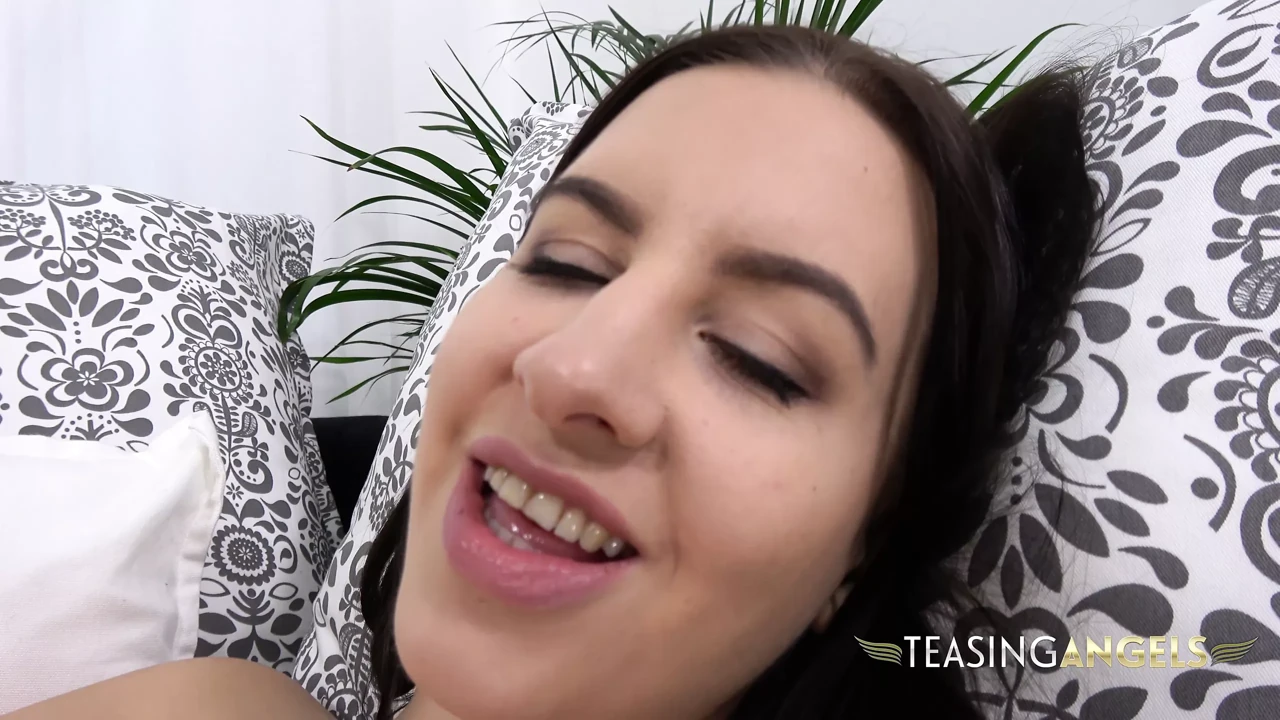 Cockteasing 诱惑 Tindrafrost 手指她的阴户和