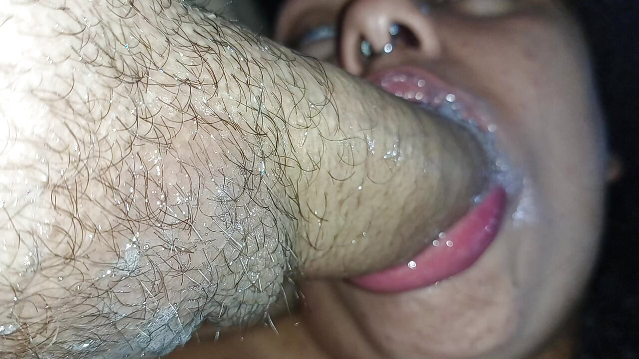 THE BEST BLOWJOB IN THE WORLD, SHE SMEARS HERSELF WITH THE HARD COCK OF THE CUCKOLD