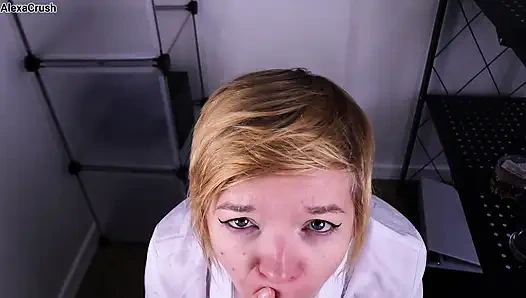 Stok odasında yakalandı bakış açısı oral seks