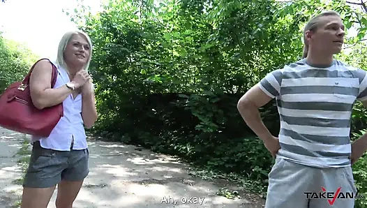 Blonde with big ass rides a shaft on the van backseat