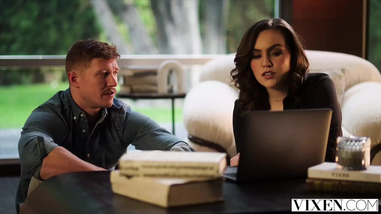 Vixen - 淫荡而华丽的Freya知道如何取悦她的男人