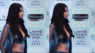 Niet -porno Malavika Mohanan sexy Zuid -Indische actrice &amp; model
