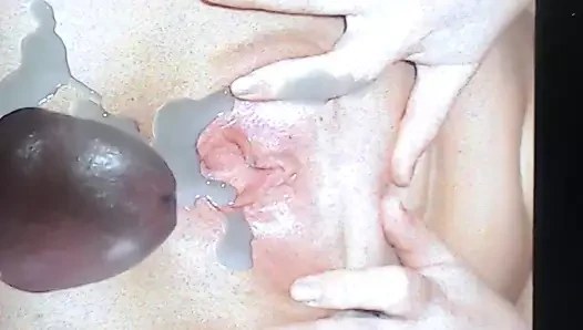 Fotze auf Wunsch vollgespritzt