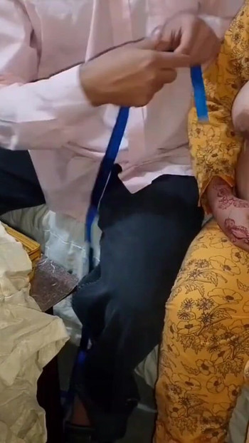 "दर्जी के साथ देसी भारतीय भाभी सेक्स" से अविस्मरणीय क्षण