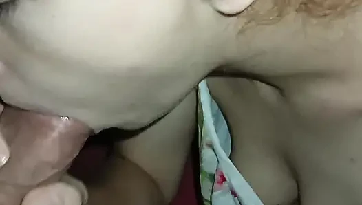 Ensinando ela a mamar