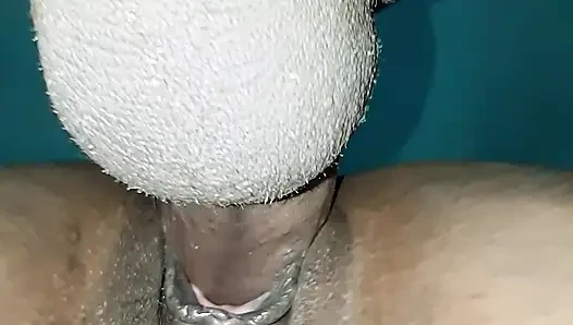 Kau lebih jago ngentot sama suamiku.