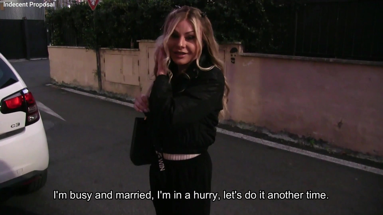 非常性感的意大利熟女神圣地吮吸鸡巴