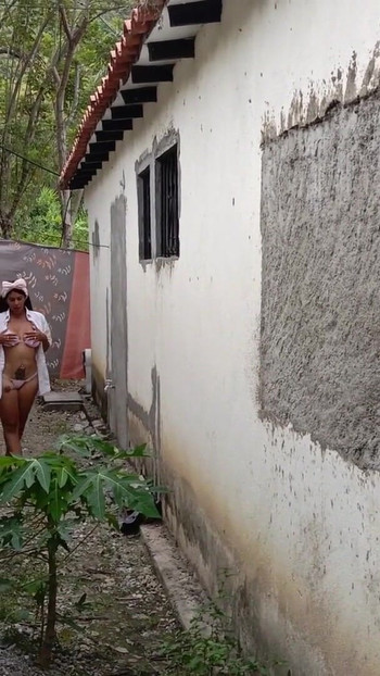 “丑陋老变态分别操他的两个继女”的精彩时刻
