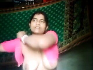 Spectacol nud în satul Desi din Bengal Boudi