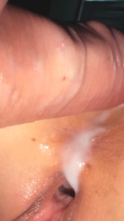 Cewek ini dicrot di dalam - close up
