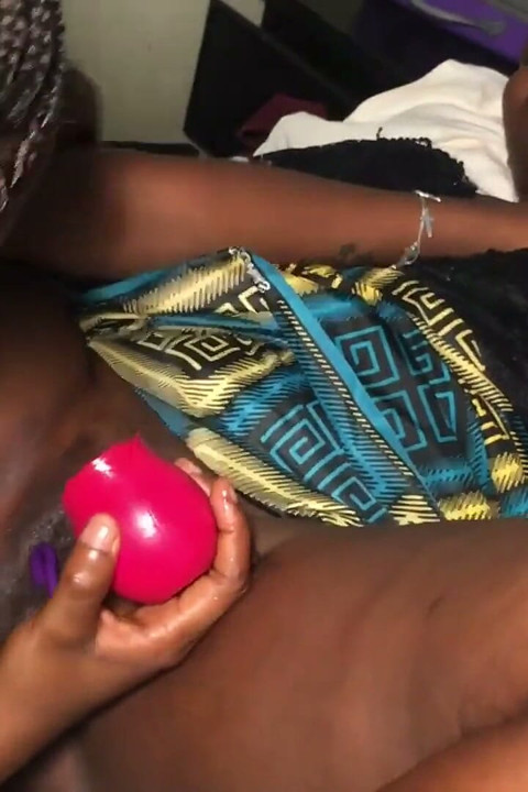 She Loves Pussy Like Mine