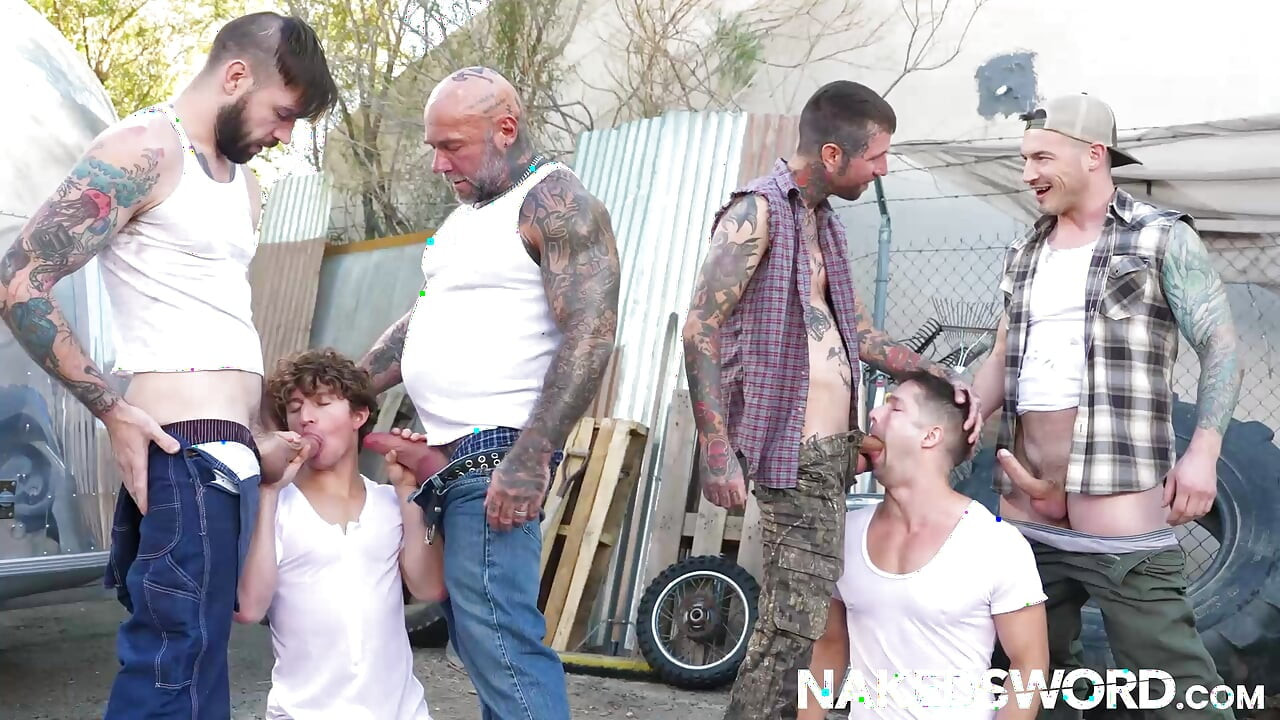 NAKEDSWORD Religiøse Eddie Patrick og Greyson Myles underkaster seg fire gutter gangbang